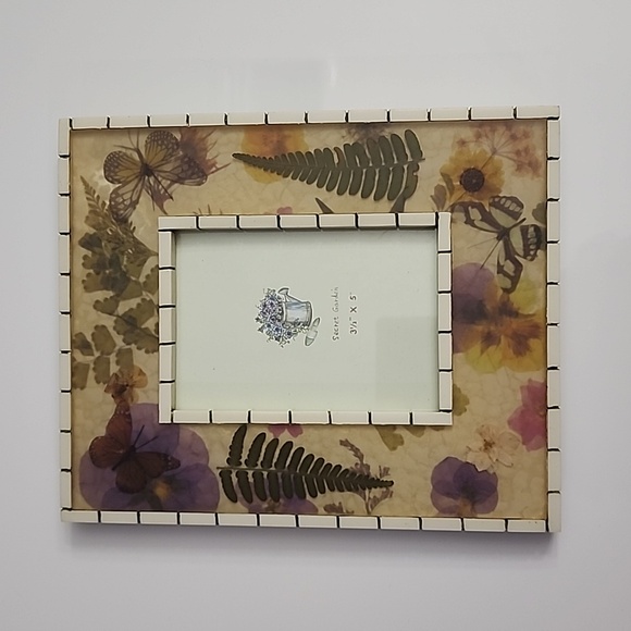 Jordan Mark Secret Garden Photo Frame 7x 8.5" for 3.5x5" Picture Butterflies - Picture 1 of 9